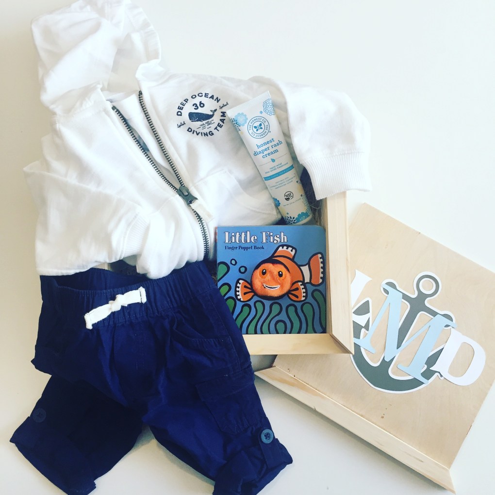 Gift box: baby boy outfit